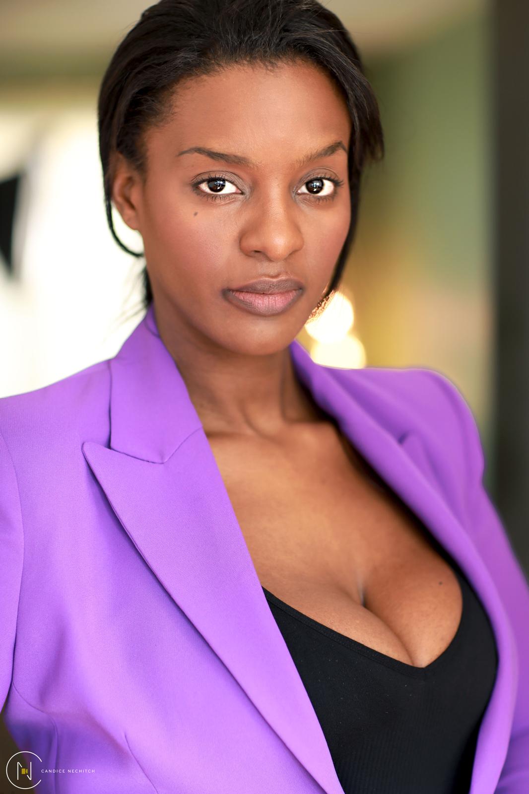 Portrait de Périne Lislet en veste violette